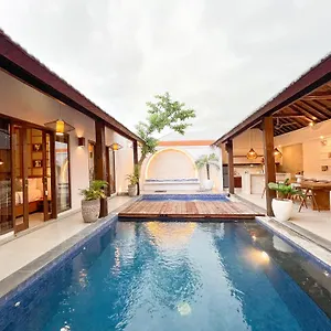 Apple & Seminyak